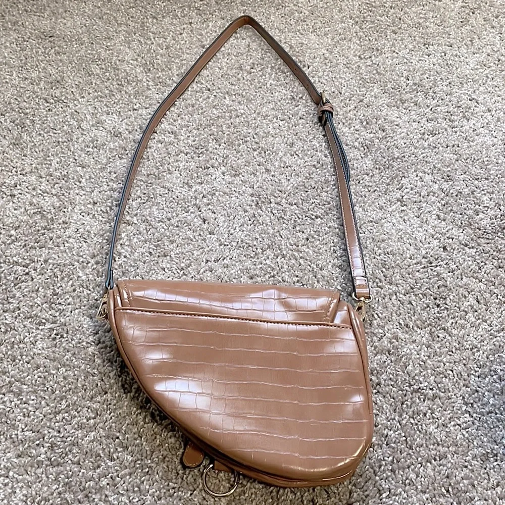 Brown/Tan Faux Crocodile Saddle Bag - Picture 6 of 8